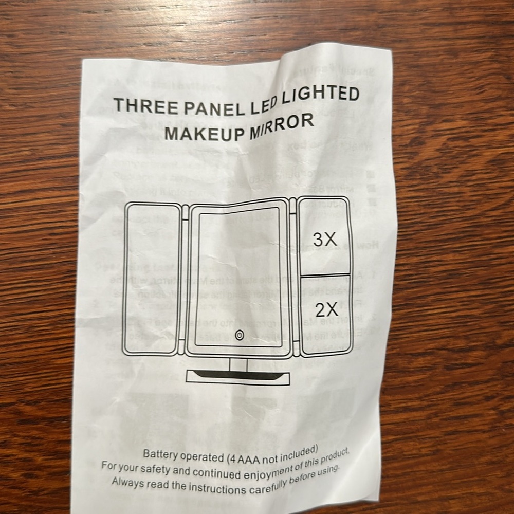 Three panel LED lighted make up mirror - Picture 2 of 10